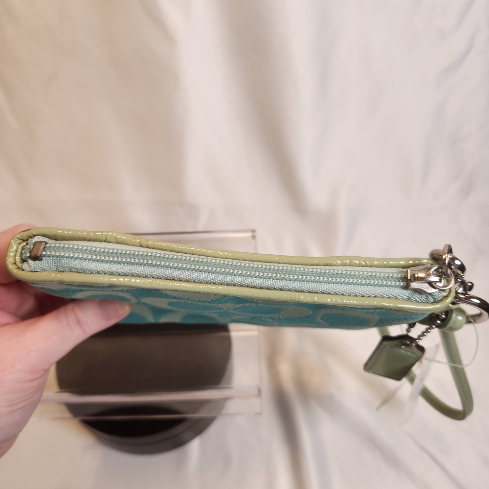 Coach Poppy Signature C Teal Wristlet Pouch - Picture 6 of 12
